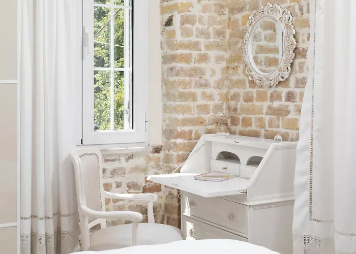 Borgo Veneziano * Corfu (city)